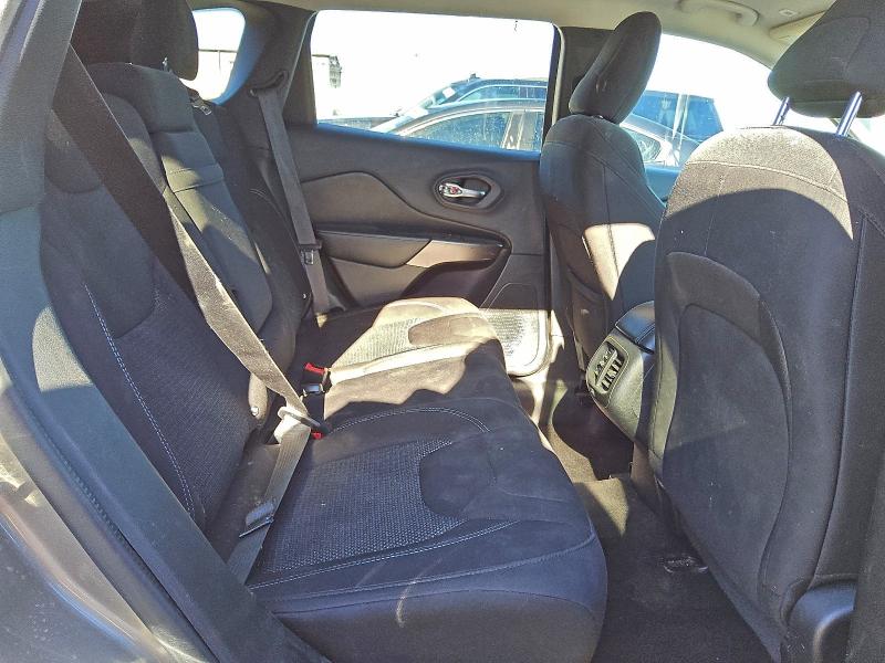 Фото 11 - JEEP GRAND CHER