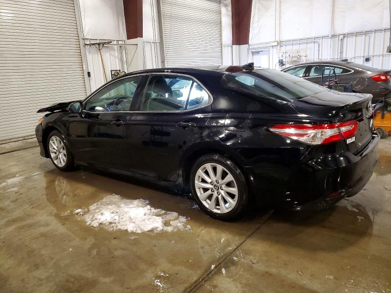 Фото 2 - TOYOTA CAMRY