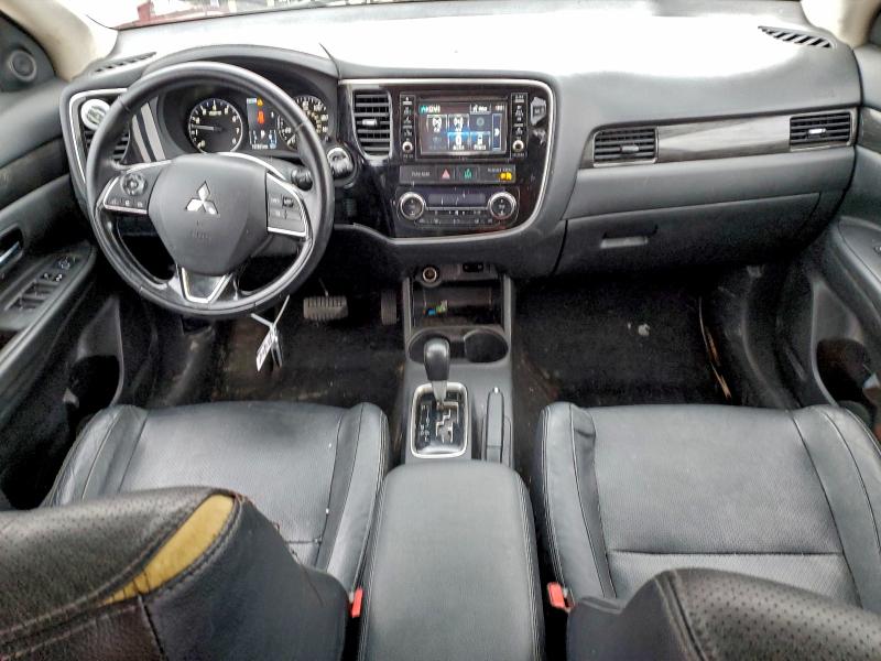 Фото 8 - MITSUBISHI OUTLANDER