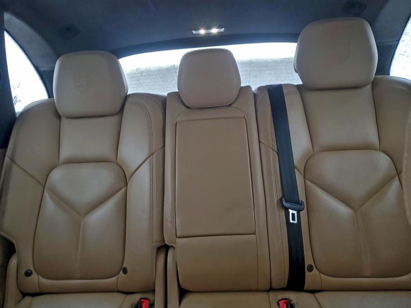 Фото 10 - PORSCHE CAYENNE