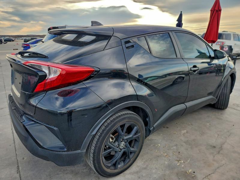 Фото 3 - TOYOTA C-HR