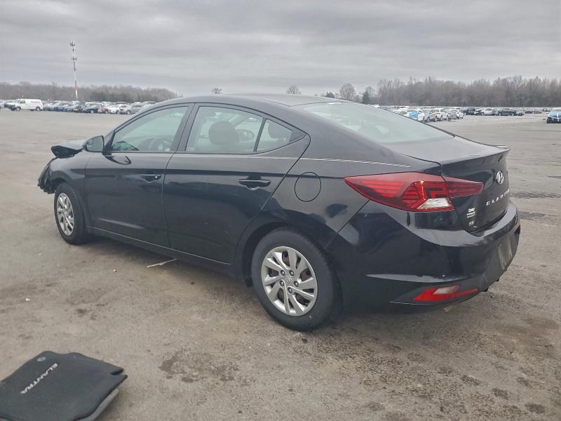 Фото 2 - HYUNDAI ELANTRA