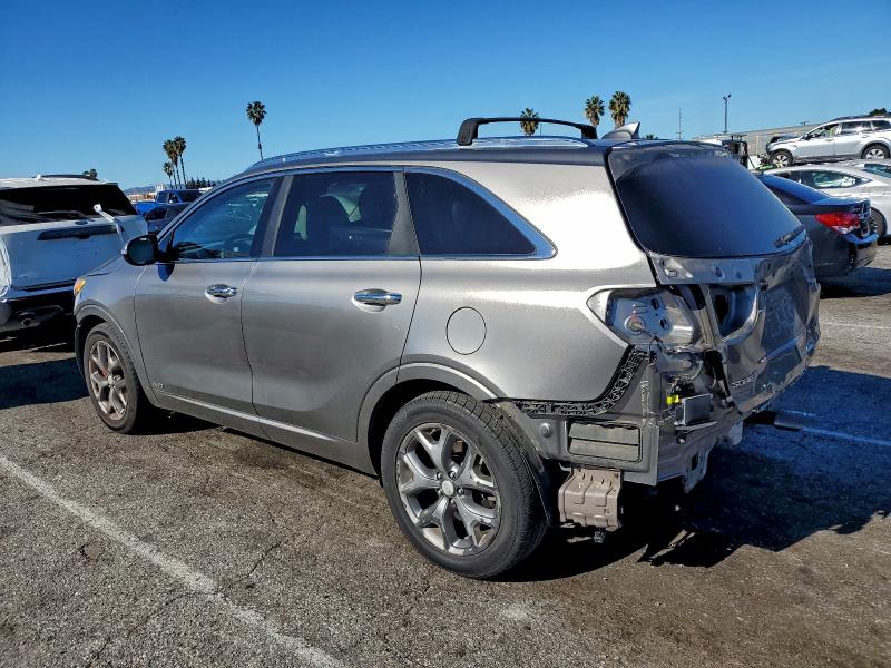 Фото 2 - KIA SORENTO