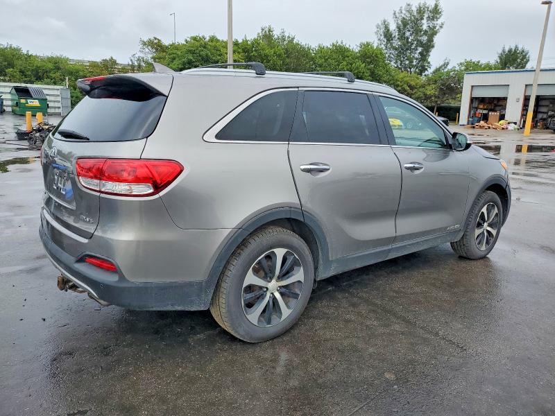 Фото 3 - KIA SORENTO