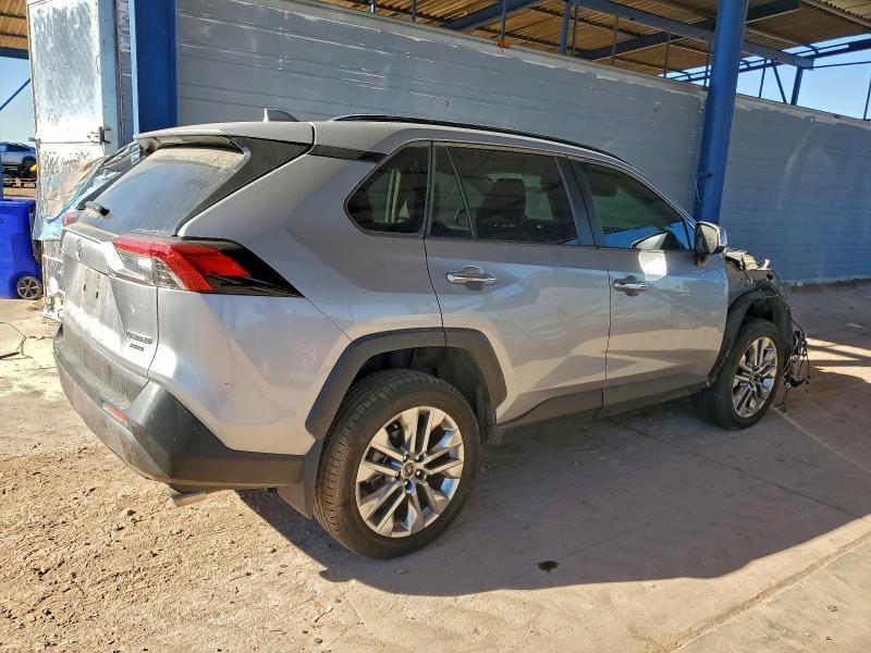 Фото 3 - TOYOTA RAV4