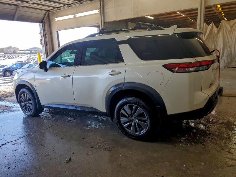 Фото 2 - NISSAN PATHFINDER