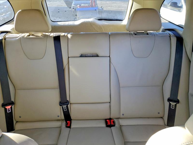 Фото 10 - VOLVO XC60