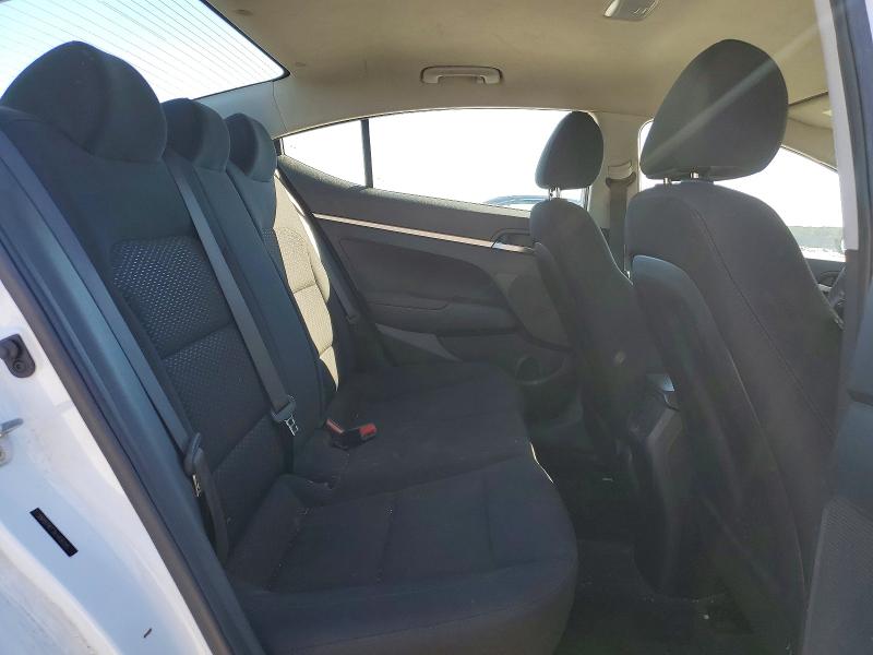 Фото 10 - HYUNDAI ELANTRA