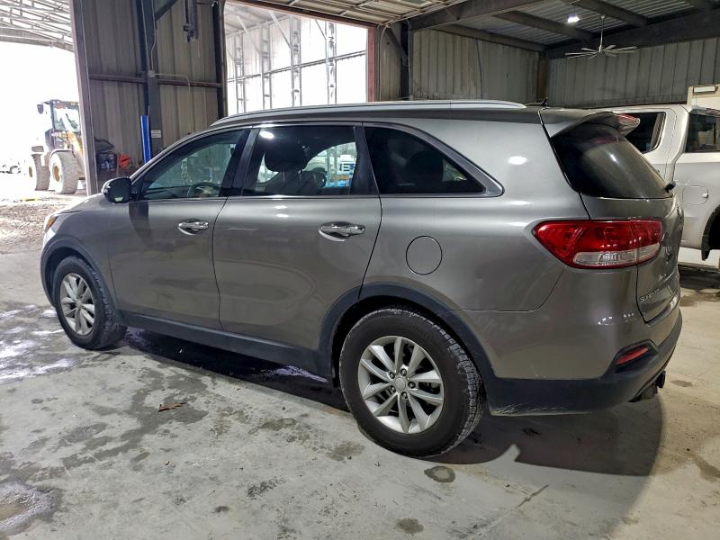 Фото 2 - KIA SORENTO