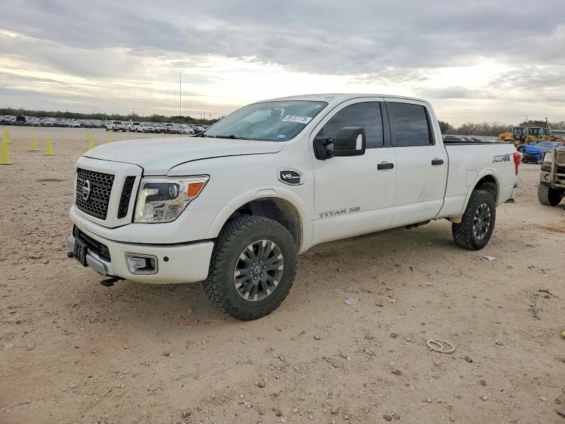 Фото 1 - NISSAN TITAN