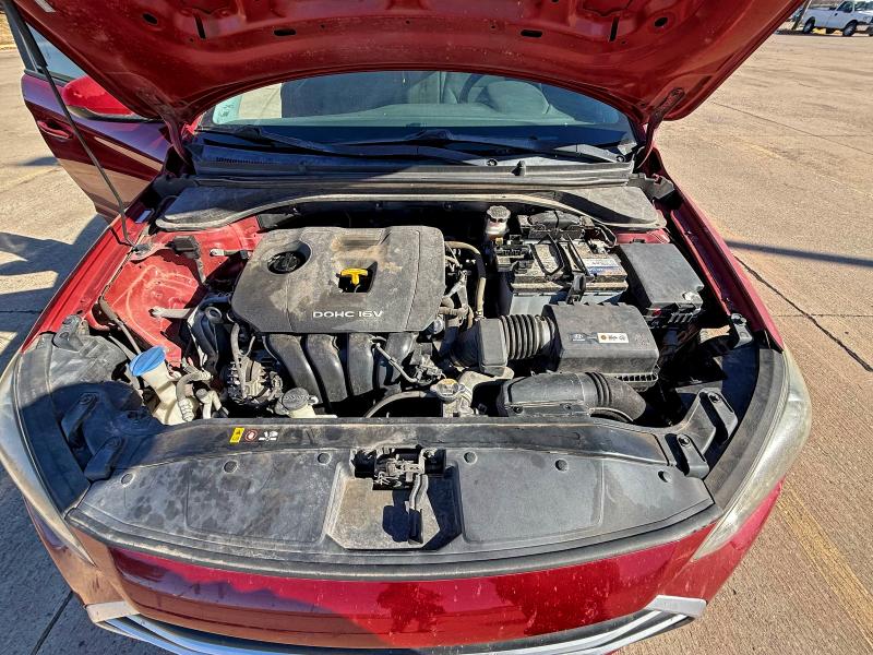 Фото 7 - HYUNDAI ELANTRA