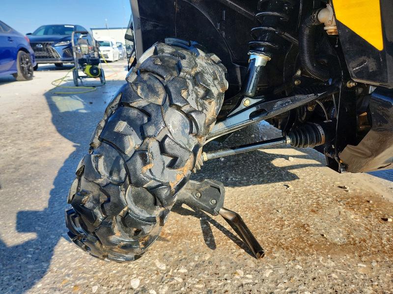 CAN-AM DEFENDER X 2025