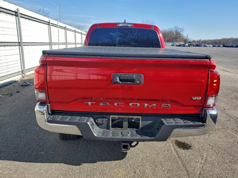 Фото 6 - TOYOTA TACOMA