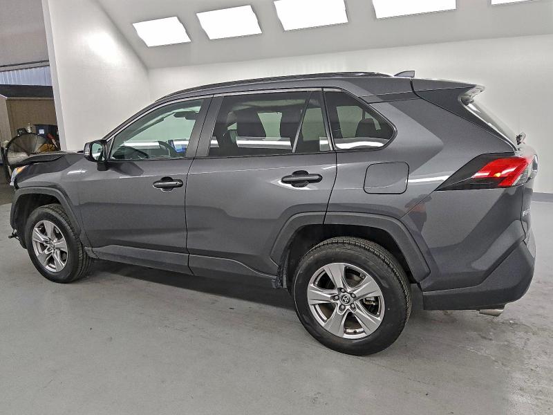 Фото 2 - TOYOTA RAV4