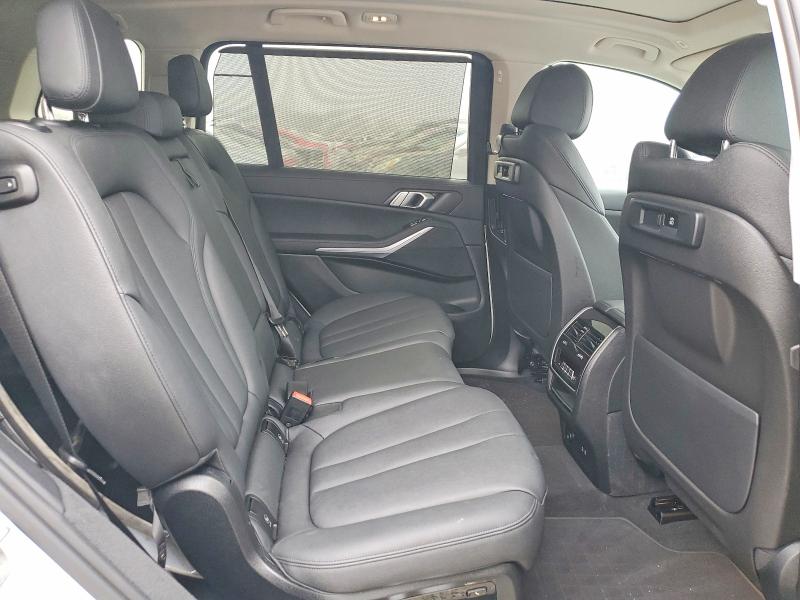 Фото 11 - BMW X7