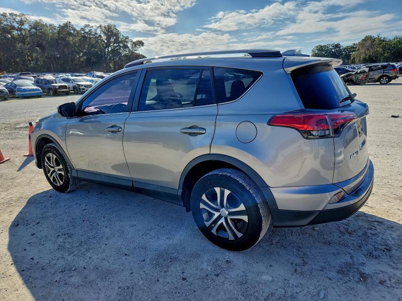 Фото 2 - TOYOTA RAV4