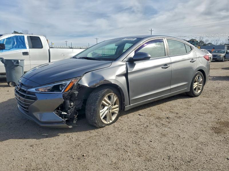 Фото 1 - HYUNDAI ELANTRA