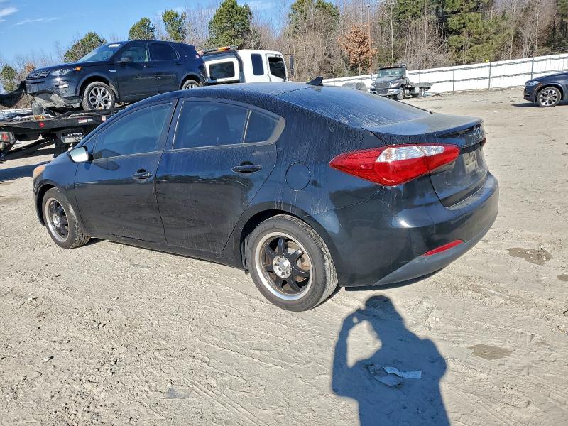 Фото 2 - KIA FORTE