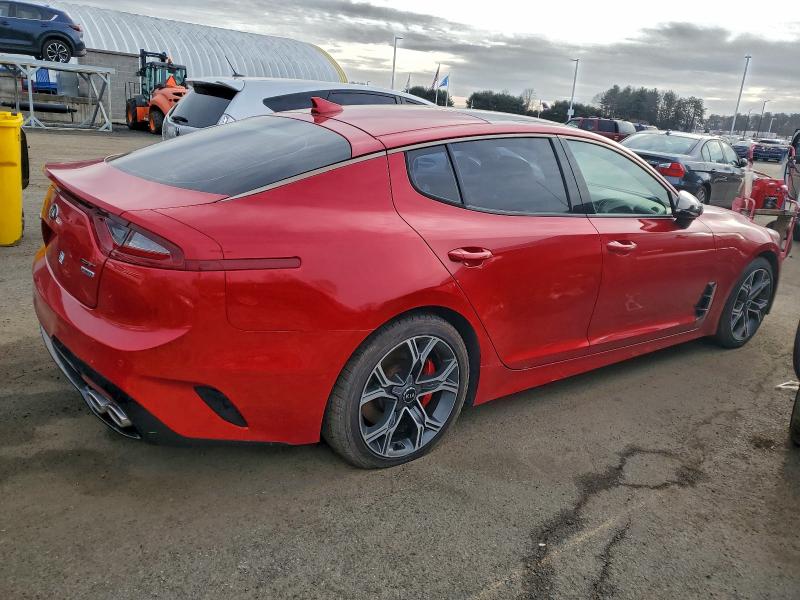 Фото 3 - KIA STINGER