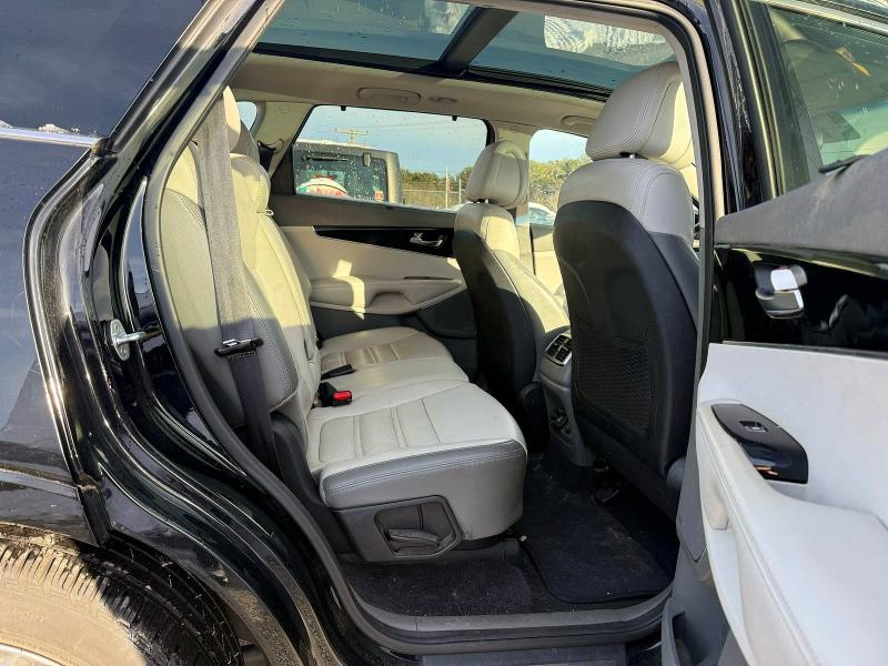 Фото 6 - KIA SORENTO