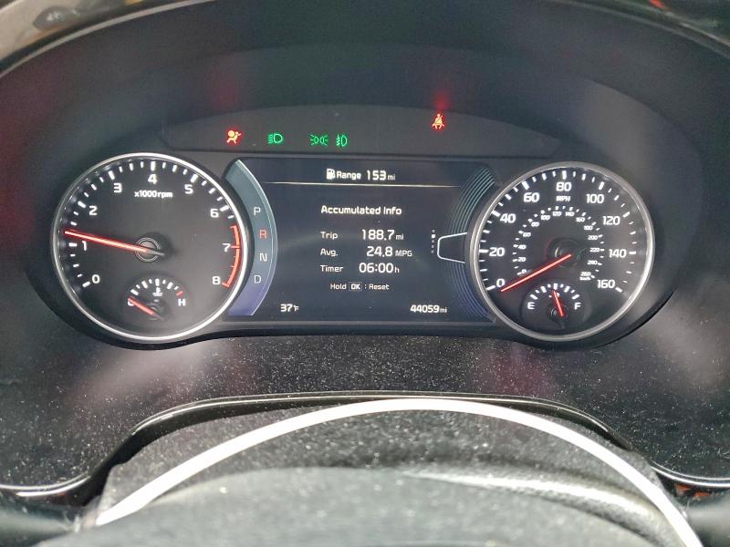 Фото 9 - KIA SELTOS