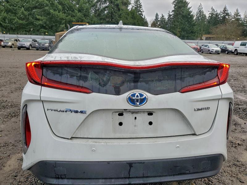 Фото 6 - TOYOTA PRIUS