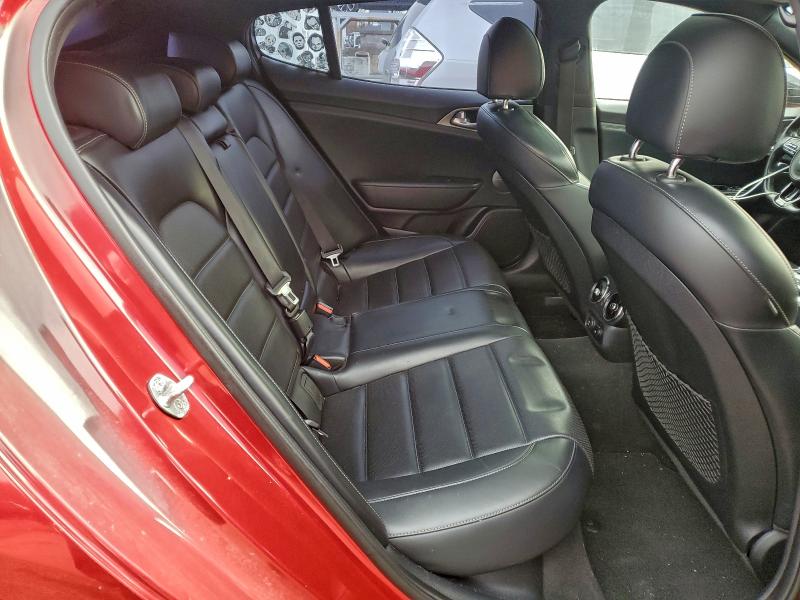 Фото 10 - KIA STINGER