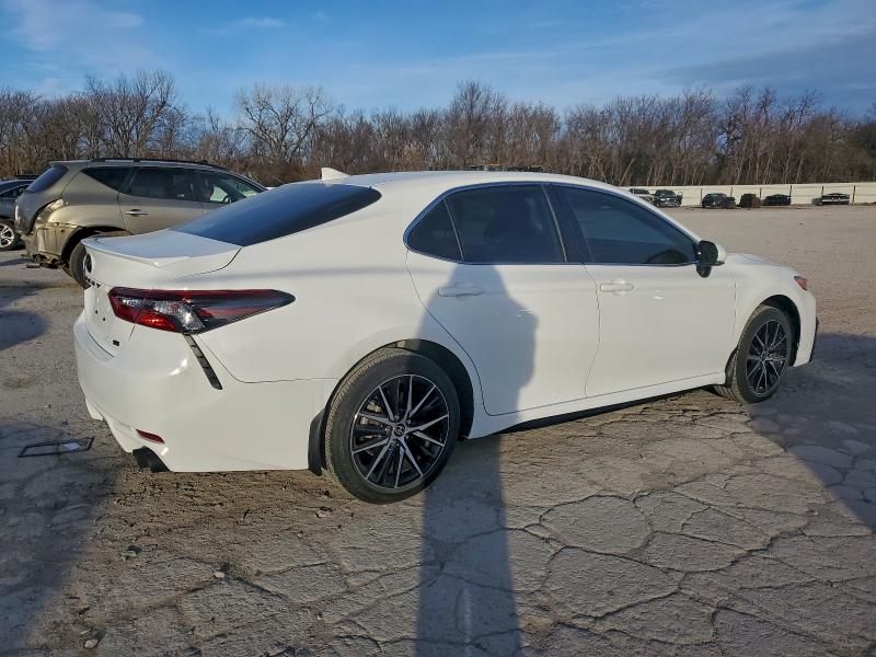 Фото 3 - TOYOTA CAMRY