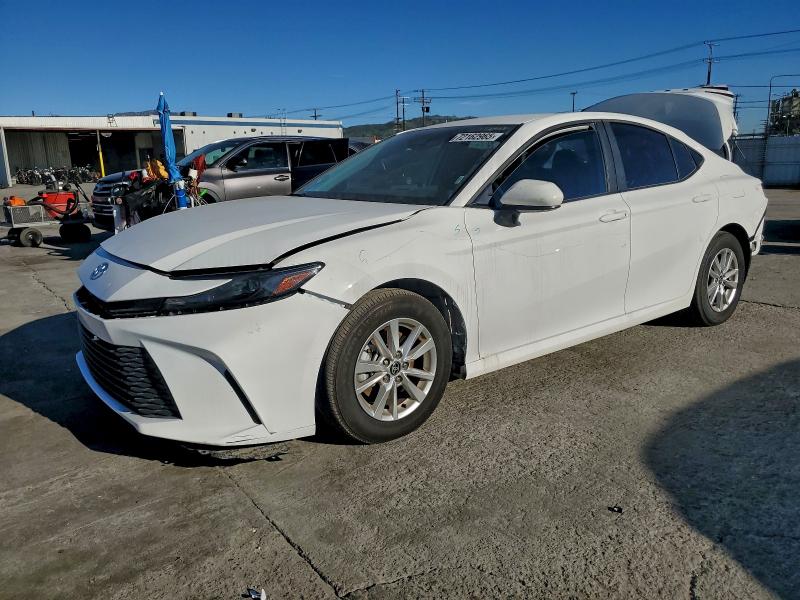 Фото 1 - TOYOTA CAMRY