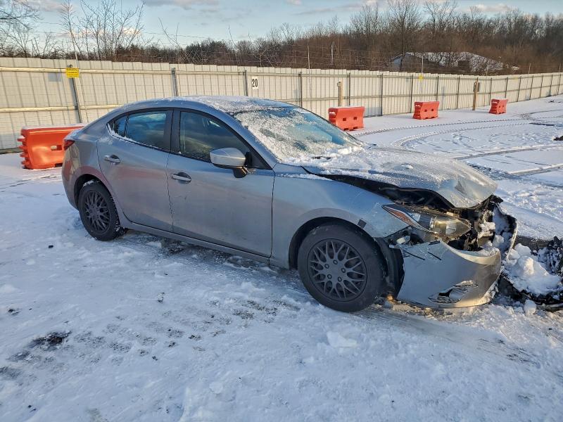 Фото 4 - MAZDA 3