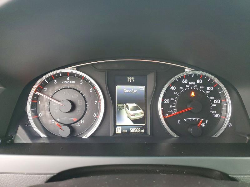 Фото 9 - TOYOTA CAMRY