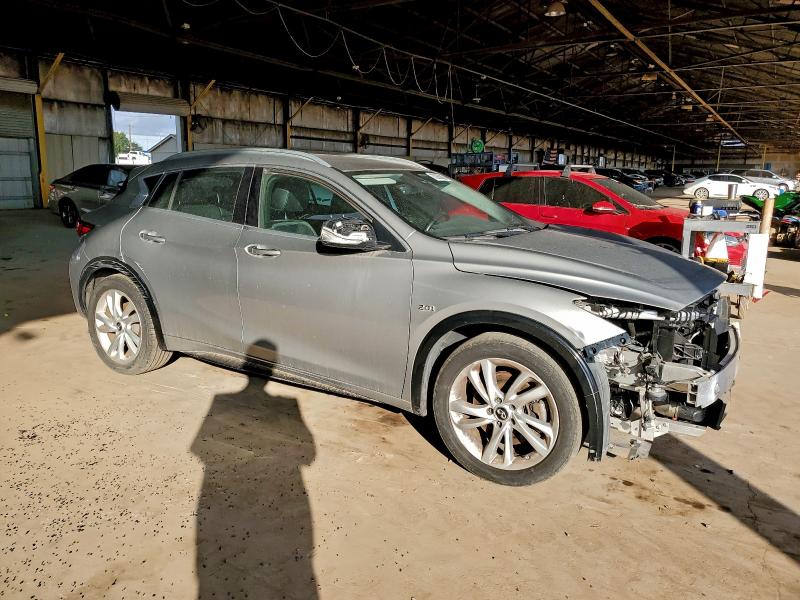 Фото 4 - INFINITI QX30