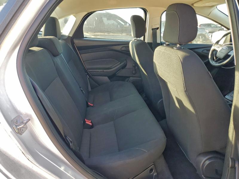 Фото 10 - FORD FOCUS