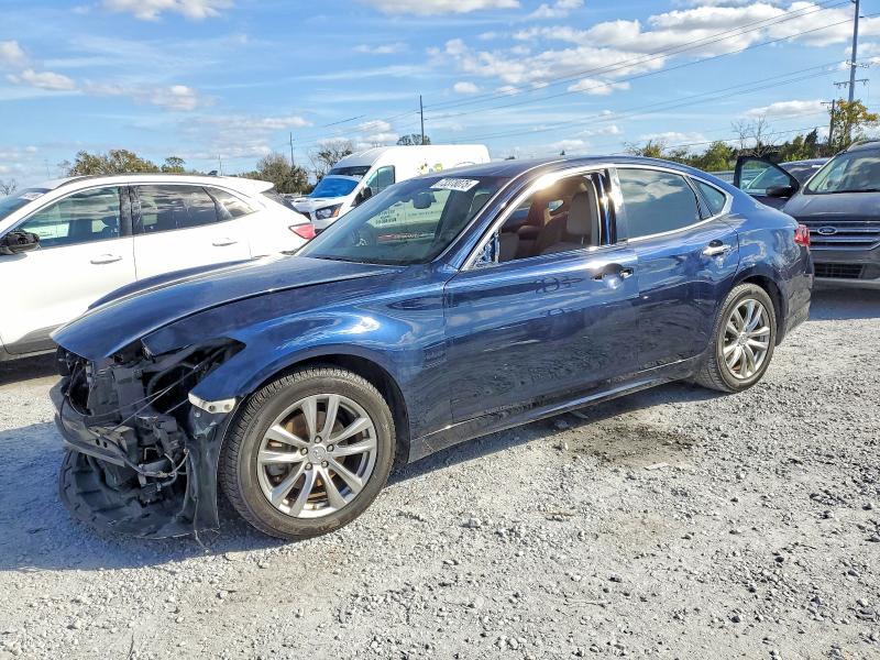 Фото 1 - INFINITI Q70