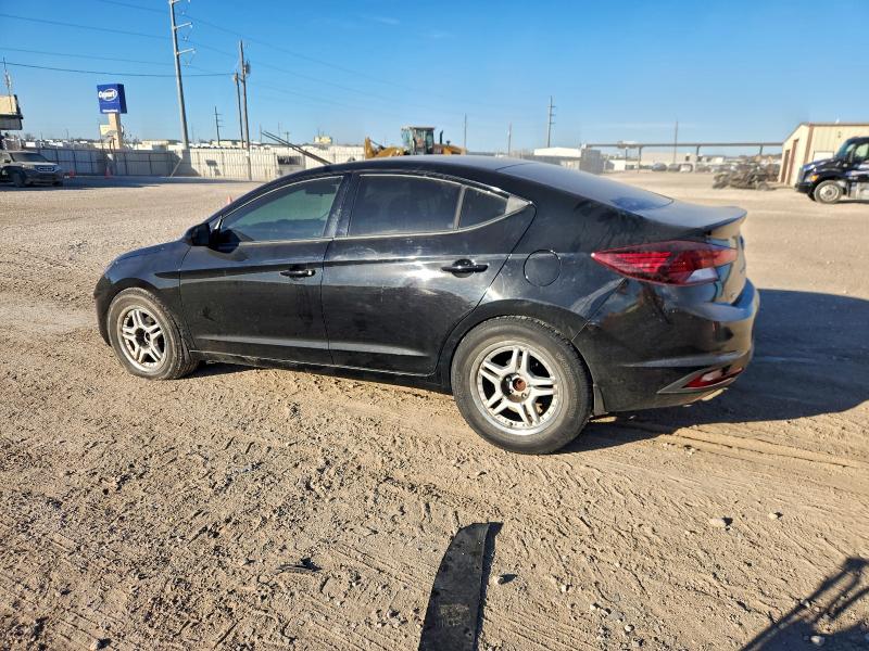 Фото 2 - HYUNDAI ELANTRA