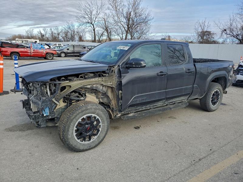 Фото 1 - TOYOTA TACOMA