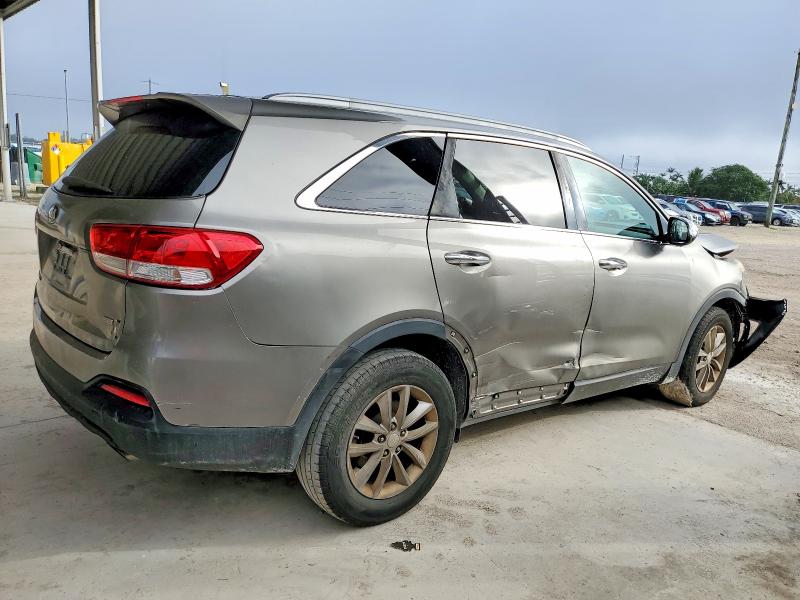 Фото 3 - KIA SORENTO
