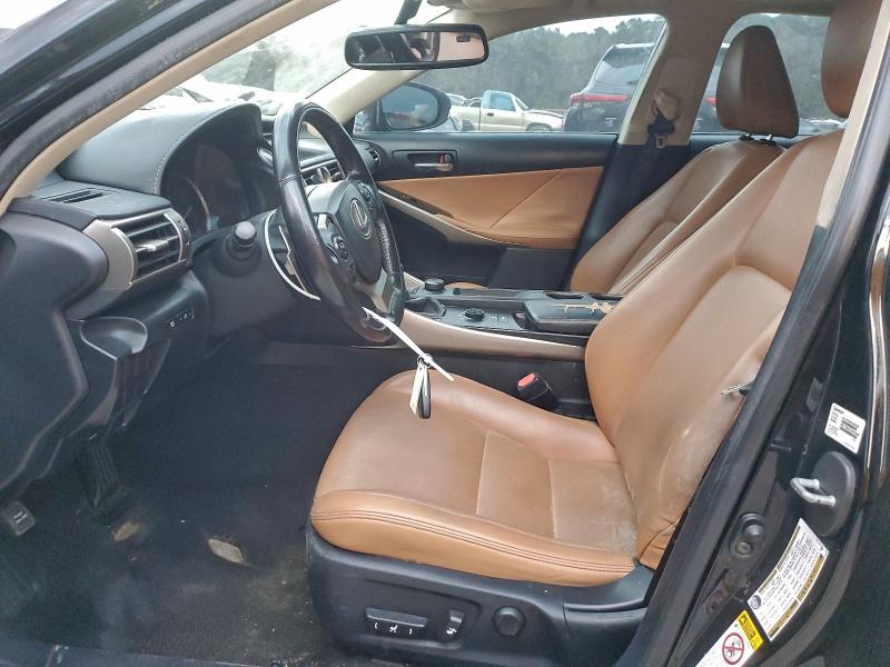 Фото 7 - LEXUS IS