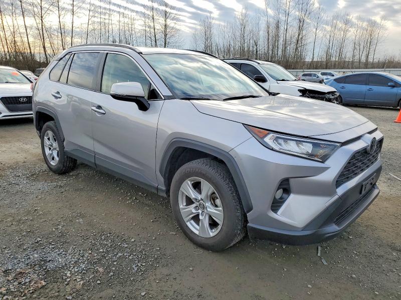 Фото 4 - TOYOTA RAV4