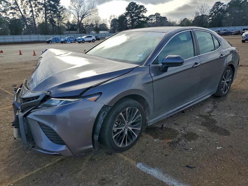 Фото 1 - TOYOTA CAMRY