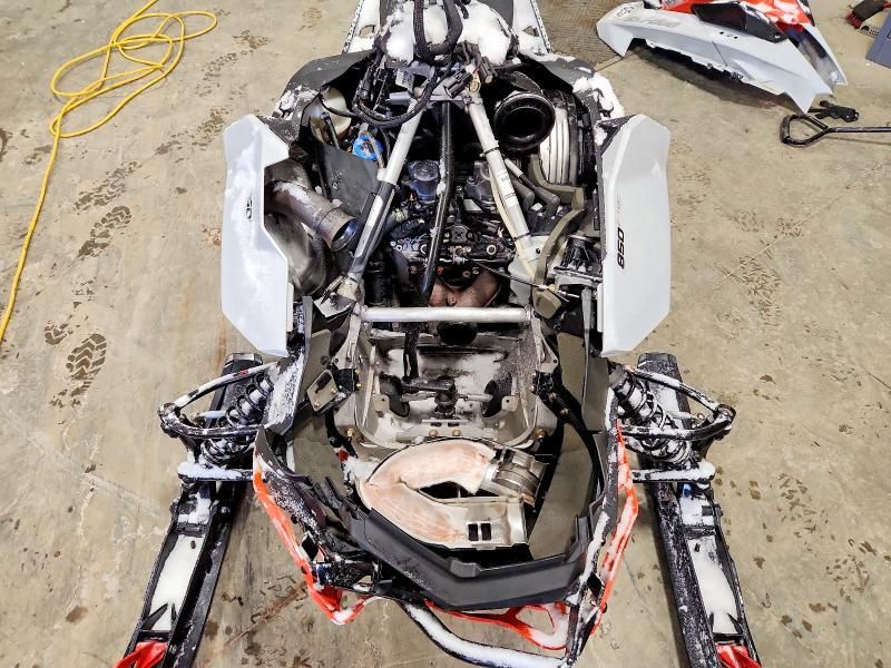 SKI-DOO SNOWMOBILE 2022