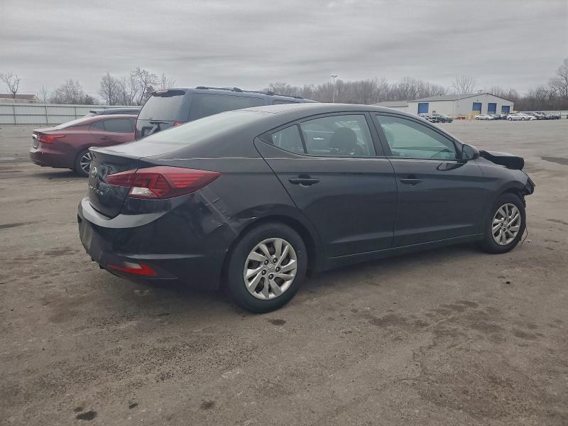 Фото 3 - HYUNDAI ELANTRA