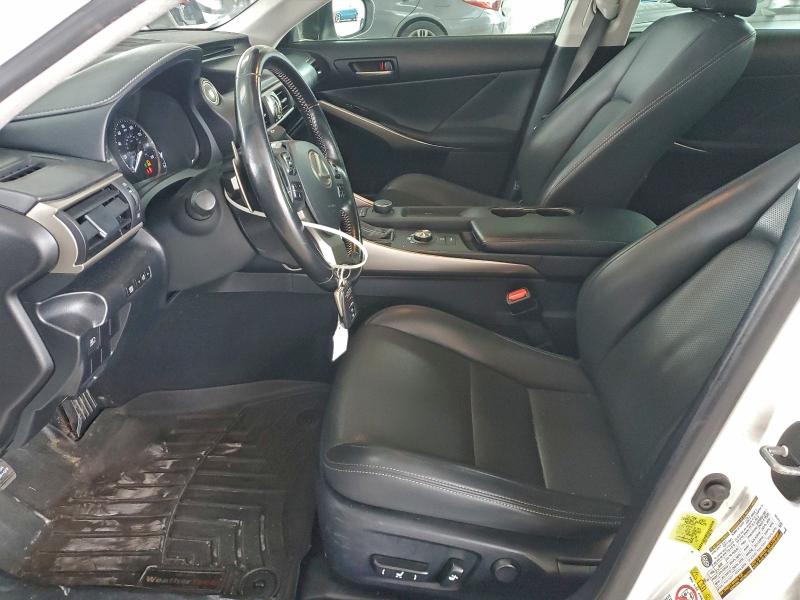 Фото 7 - LEXUS IS