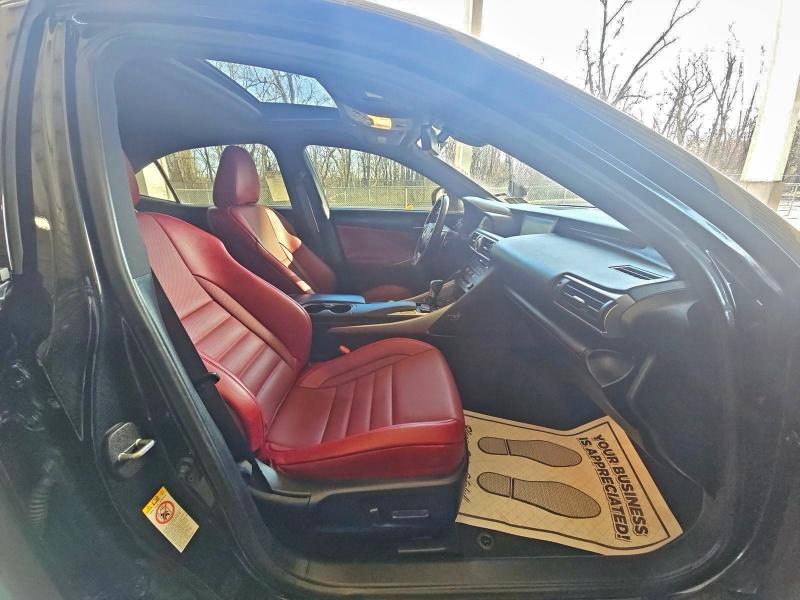 Фото 5 - LEXUS IS