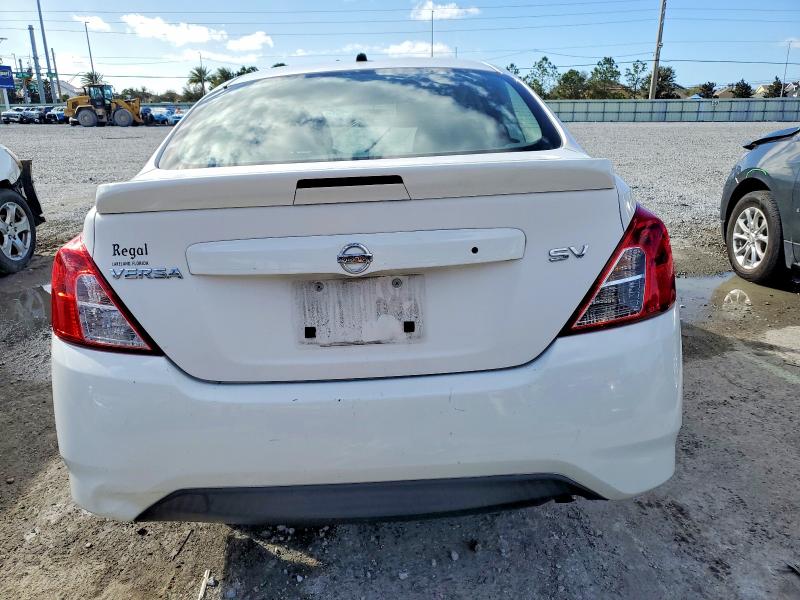 Фото 6 - NISSAN VERSA