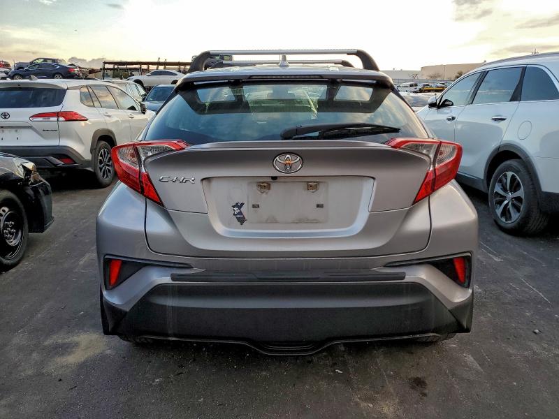 Фото 6 - TOYOTA C-HR