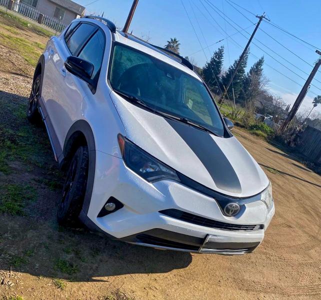 Фото 1 - TOYOTA RAV4