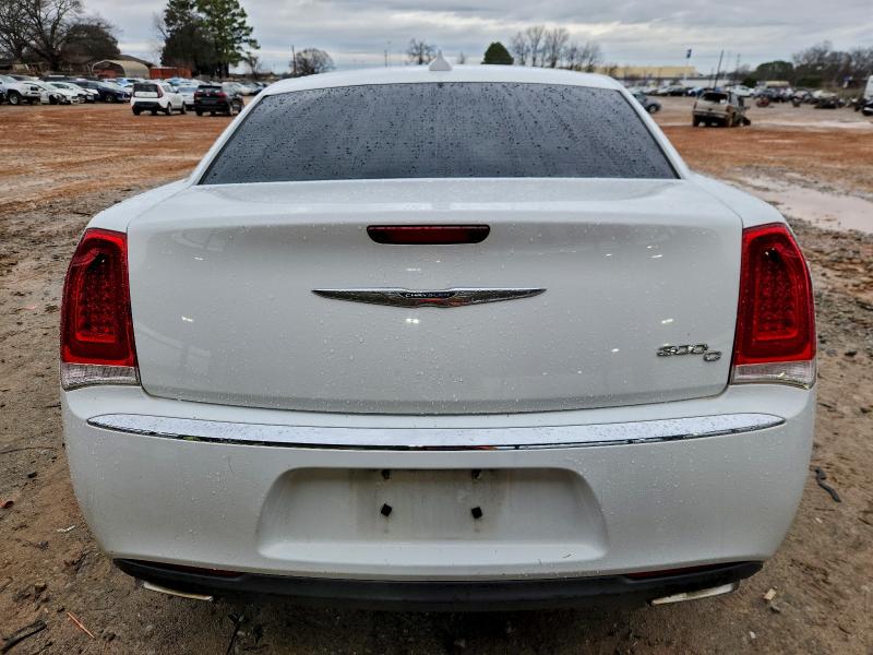Фото 6 - CHRYSLER 300