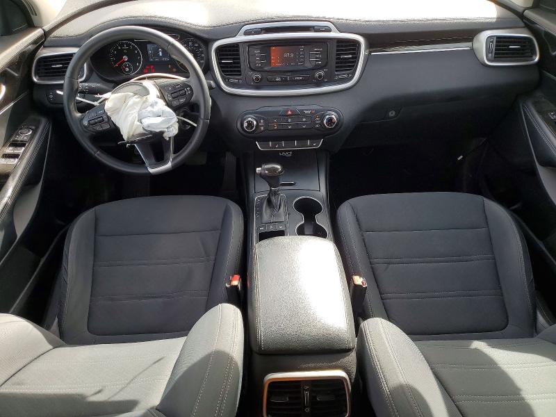 Фото 8 - KIA SORENTO