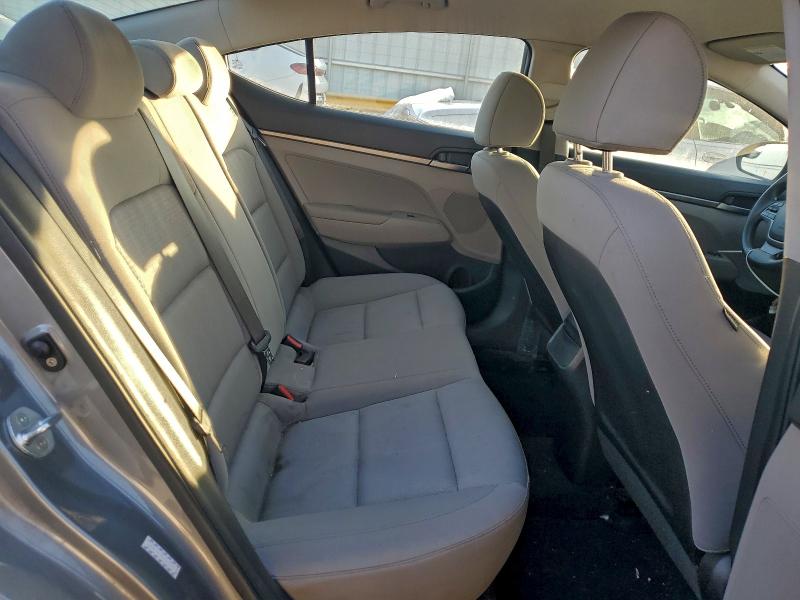 Фото 10 - HYUNDAI ELANTRA